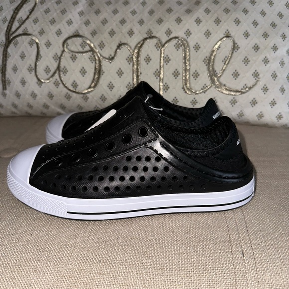 🚫SOLD🚫Skechers Foamies - Picture 3 of 8
